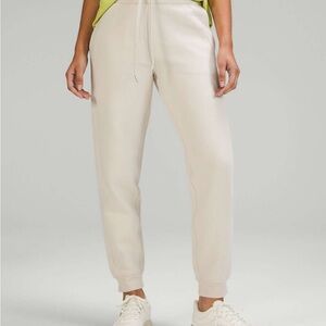 Lululemon Scuba Jogger - Cream